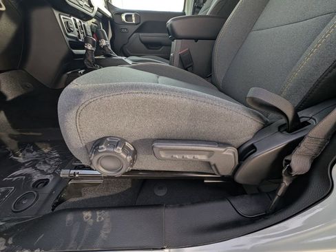 New 2026 Jeep Gladiator Sport image 14