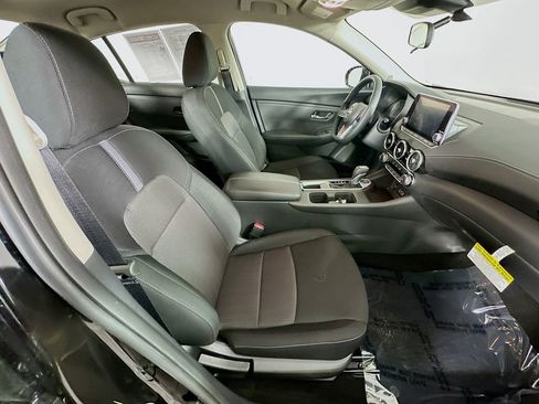 Certified 2025 Nissan Sentra SV FWD image 34