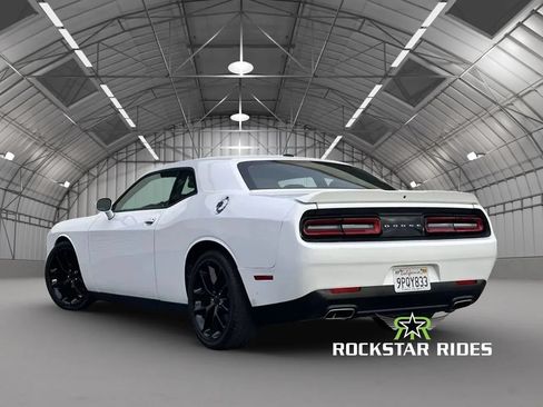 Used 2022 Dodge Challenger GT RWD image 5