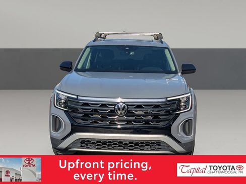 Used 2024 Volkswagen Atlas Peak Edition SE AWD/4WD image 3