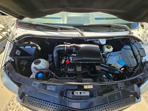 Used 2016 Mercedes-Benz Sprinter 2500 image 26