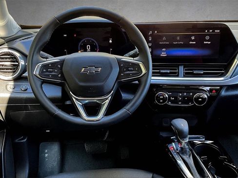 Used 2025 Chevrolet Trax ACTIV w/ Sunroof Package image 8