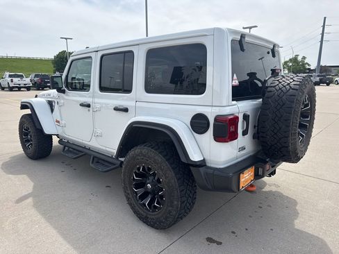 Used 2021 Jeep Wrangler Unlimited Rubicon w/ Dual Top Group AWD/4WD image 21