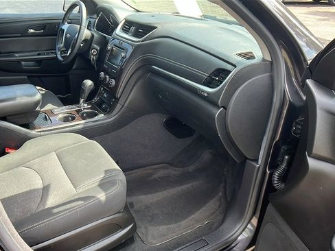 Used 2016 Chevrolet Traverse LT w/ Style and Technology Package image 17