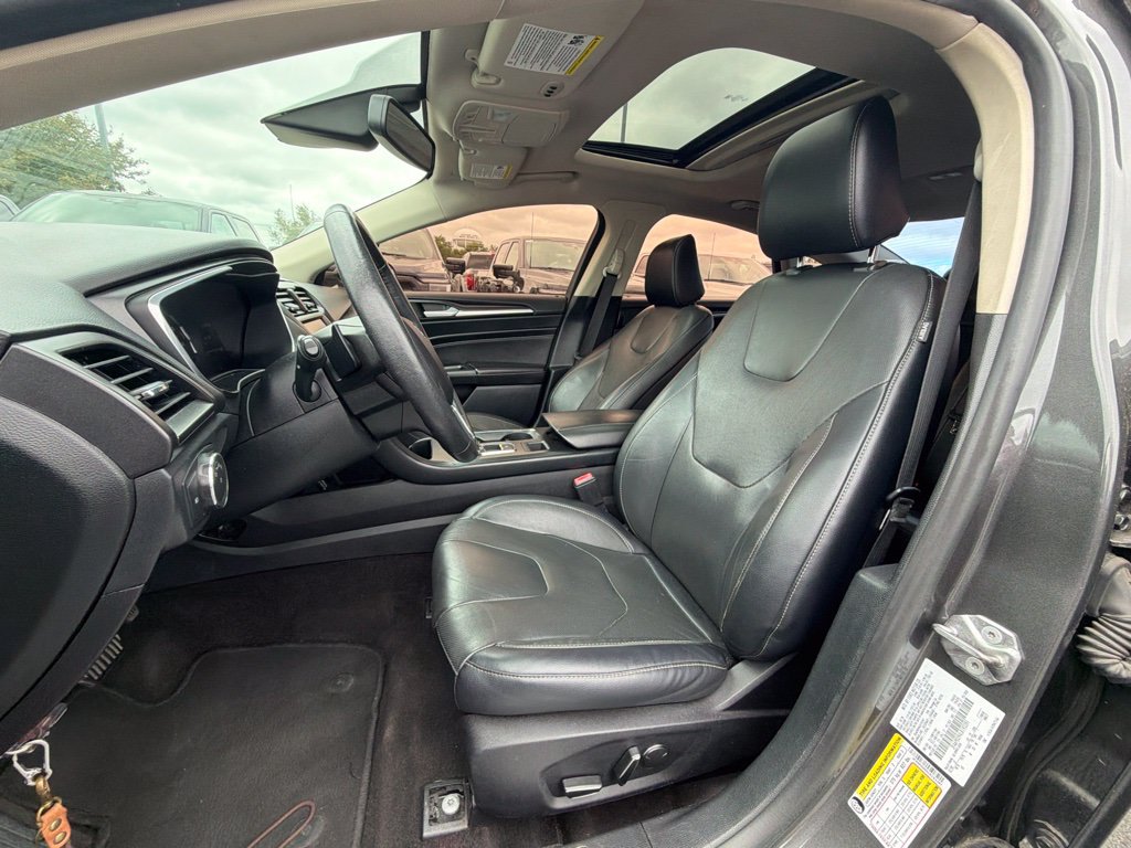 Used 2020 Ford Fusion Titanium AWD/4WD image 6