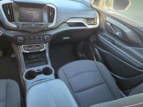 Used 2024 GMC Terrain SLE FWD image 12
