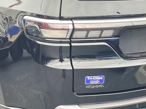 New 2026 Jeep Grand Wagoneer 4WD image 5