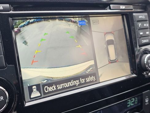 Used 2017 Nissan Rogue SV image 25