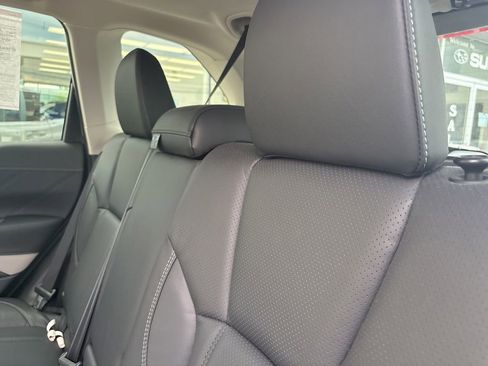 Used 2023 Subaru Forester Limited AWD/4WD image 12
