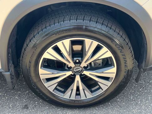 Used 2023 Nissan Rogue SV AWD/4WD image 6