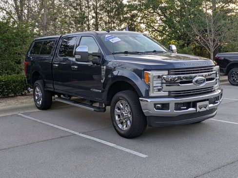 Used 2019 Ford F250 Lariat w/ Lariat Ultimate Package image 2