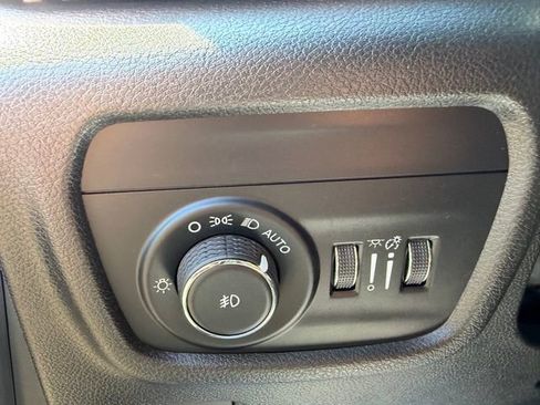 Certified 2023 Jeep Grand Cherokee L Limited AWD/4WD image 12