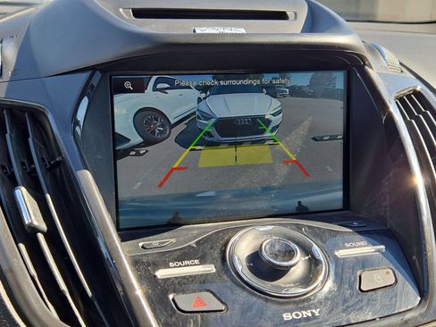 Used 2015 Ford Escape Titanium FWD image 18