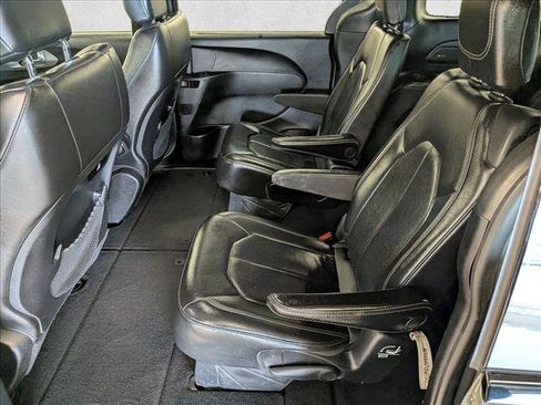 Used 2020 Chrysler Pacifica Touring-L w/ Advanced Safetytec Group AWD/4WD image 22