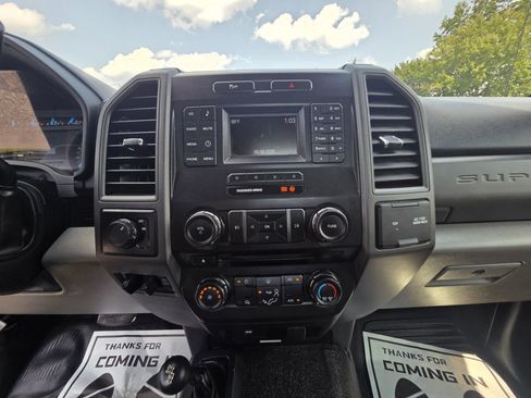 Used 2017 Ford F350 XL w/ Power Equipment Group AWD/4WD image 12
