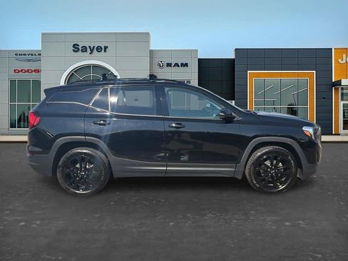 Used 2021 GMC Terrain SLT w/ Elevation Edition AWD/4WD image 8