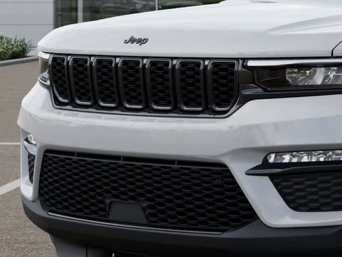 New 2025 Jeep Grand Cherokee Limited w/ Black Appearance Package image 11