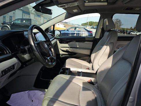 Used 2023 Honda Odyssey Touring image 5