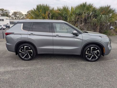 Used 2024 Mitsubishi Outlander SEL image 3