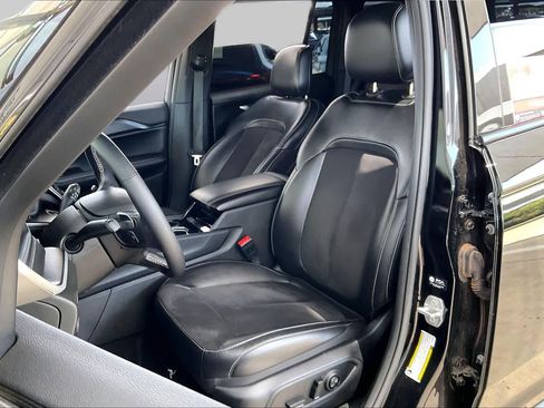 Used 2023 Jeep Grand Cherokee Altitude AWD/4WD image 8
