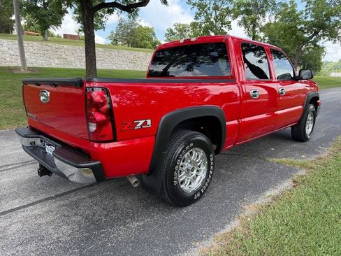 Used 2006 Chevrolet Silverado 1500 LT w/ Onstar Plus Package AWD/4WD image 7