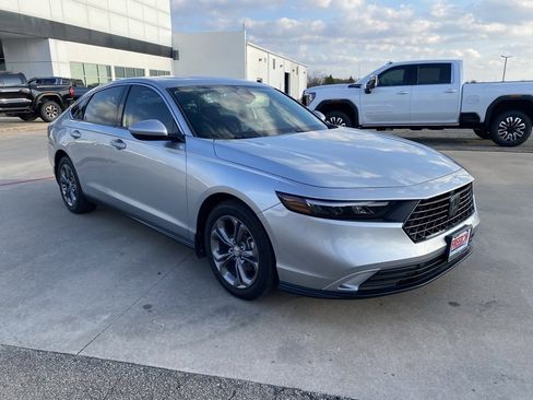 Used 2024 Honda Accord EX image 7