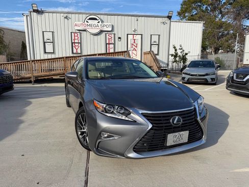 Used 2016 Lexus ES 350 w/ Luxury Package w/Wood Trim FWD image 2
