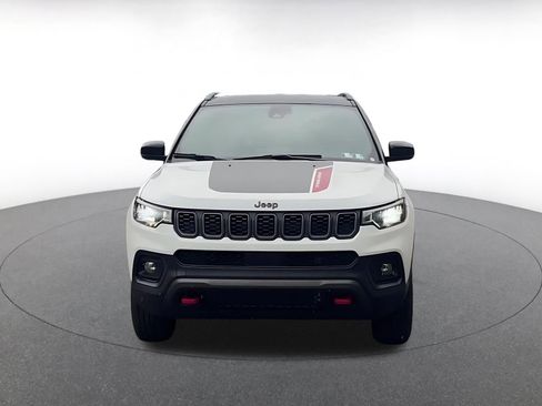 Used 2025 Jeep Compass Trailhawk AWD/4WD image 4