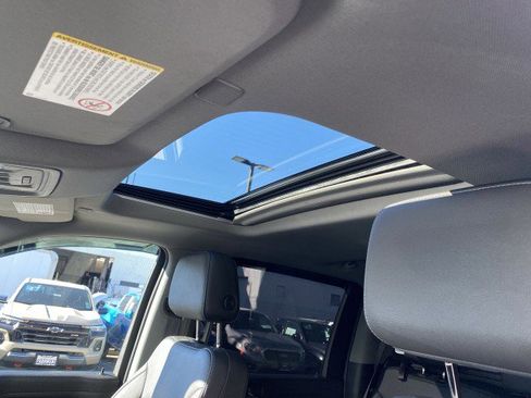 Used 2022 Chevrolet Silverado 2500 LTZ w/ LTZ Premium Package image 18