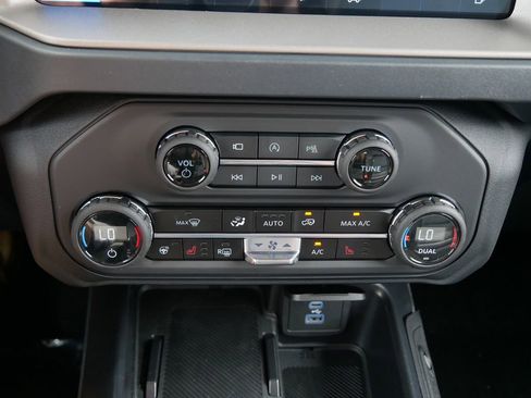 New 2025 Ford Bronco Outer Banks AWD/4WD image 24