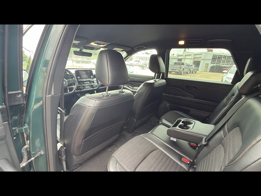 Used 2023 Nissan Pathfinder SV AWD/4WD image 23