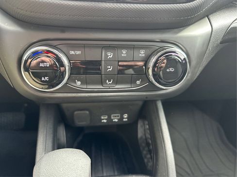 Used 2023 Chevrolet TrailBlazer LT w/ Convenience Package image 27