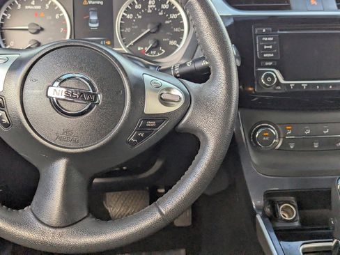 Used 2017 Nissan Sentra SR image 23
