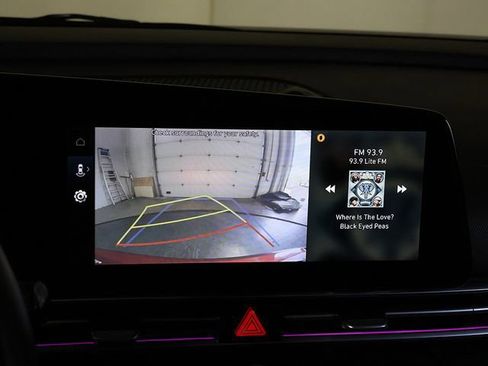 Used 2025 Hyundai Elantra SEL FWD image 19