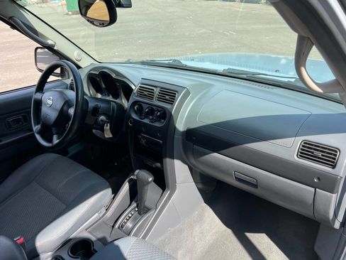 Used 2002 Nissan Xterra XE image 41