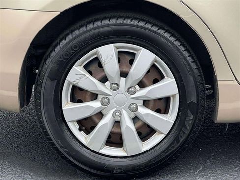 Used 2008 Toyota Camry LE image 6