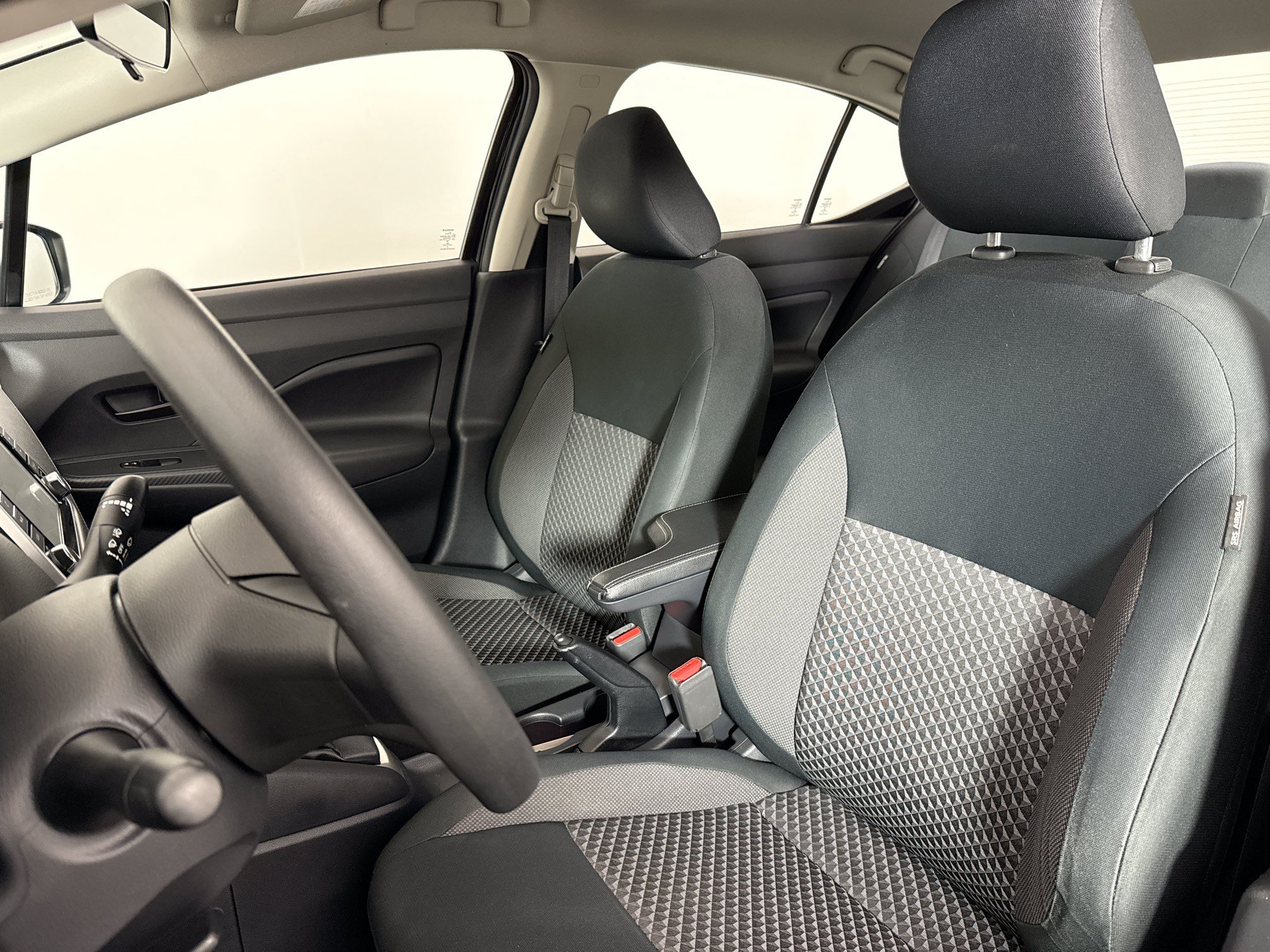 Used 2020 Nissan Versa S FWD image 21