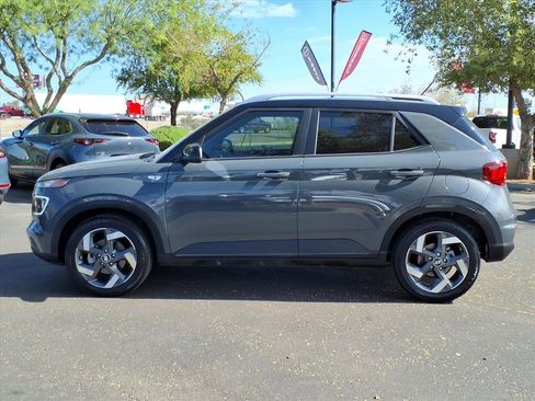 Certified 2025 Hyundai Venue Limited image 2