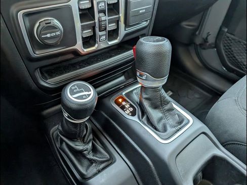 Used 2020 Jeep Wrangler Unlimited Sport S image 18