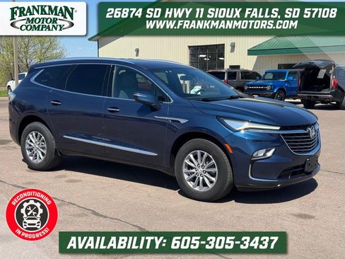 Used 2023 Buick Enclave Essence AWD/4WD image 1