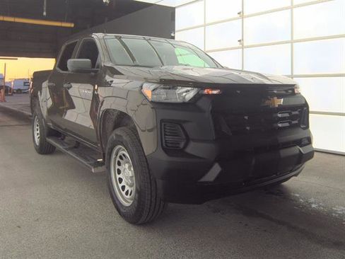 Used 2024 Chevrolet Colorado W/T w/ WT Convenience Package image 2