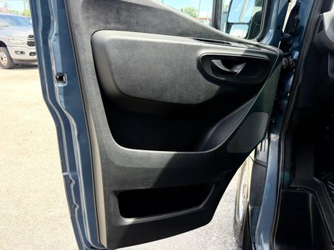 Used 2019 Mercedes-Benz Sprinter 170 image 11