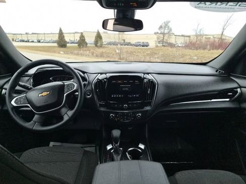 Used 2023 Chevrolet Traverse LT image 34