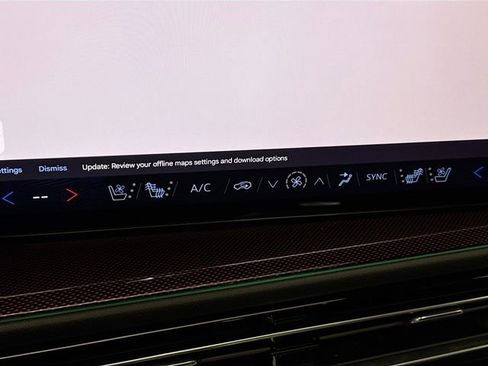 Used 2024 Chevrolet Traverse RS image 17