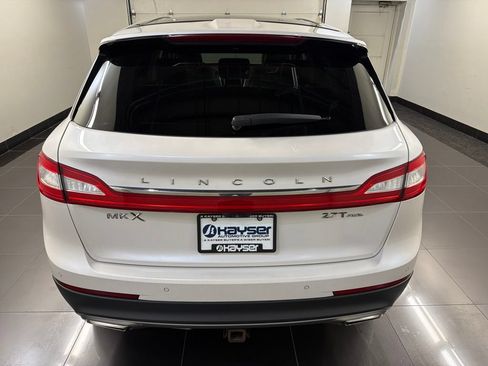 Used 2017 Lincoln MKX Reserve w/ Driver Assistance Package AWD/4WD image 5