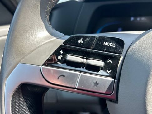Used 2025 Hyundai Elantra Sport FWD image 18