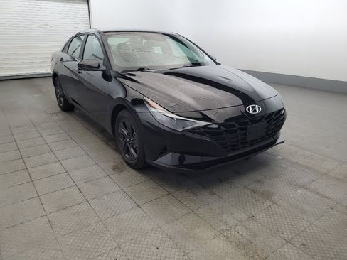 Used 2023 Hyundai Elantra SEL w/ Cargo Package FWD image 13