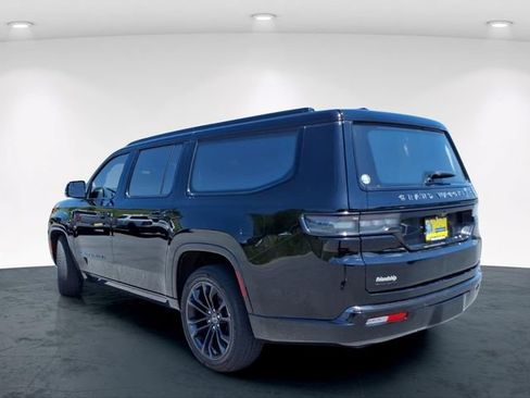 Used 2023 Jeep Grand Wagoneer L Series III w/ Rear Seat Video Group 1 AWD/4WD image 10