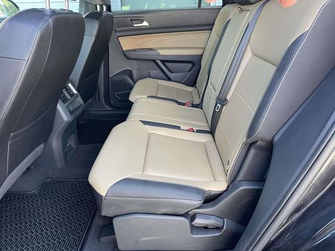 Certified 2022 Volkswagen Atlas Cross Sport SE FWD image 9