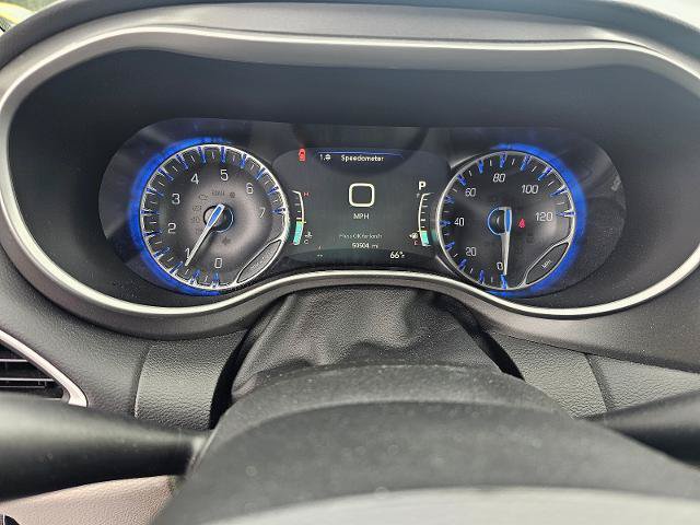 Used 2023 Chrysler Pacifica Touring-L FWD image 60